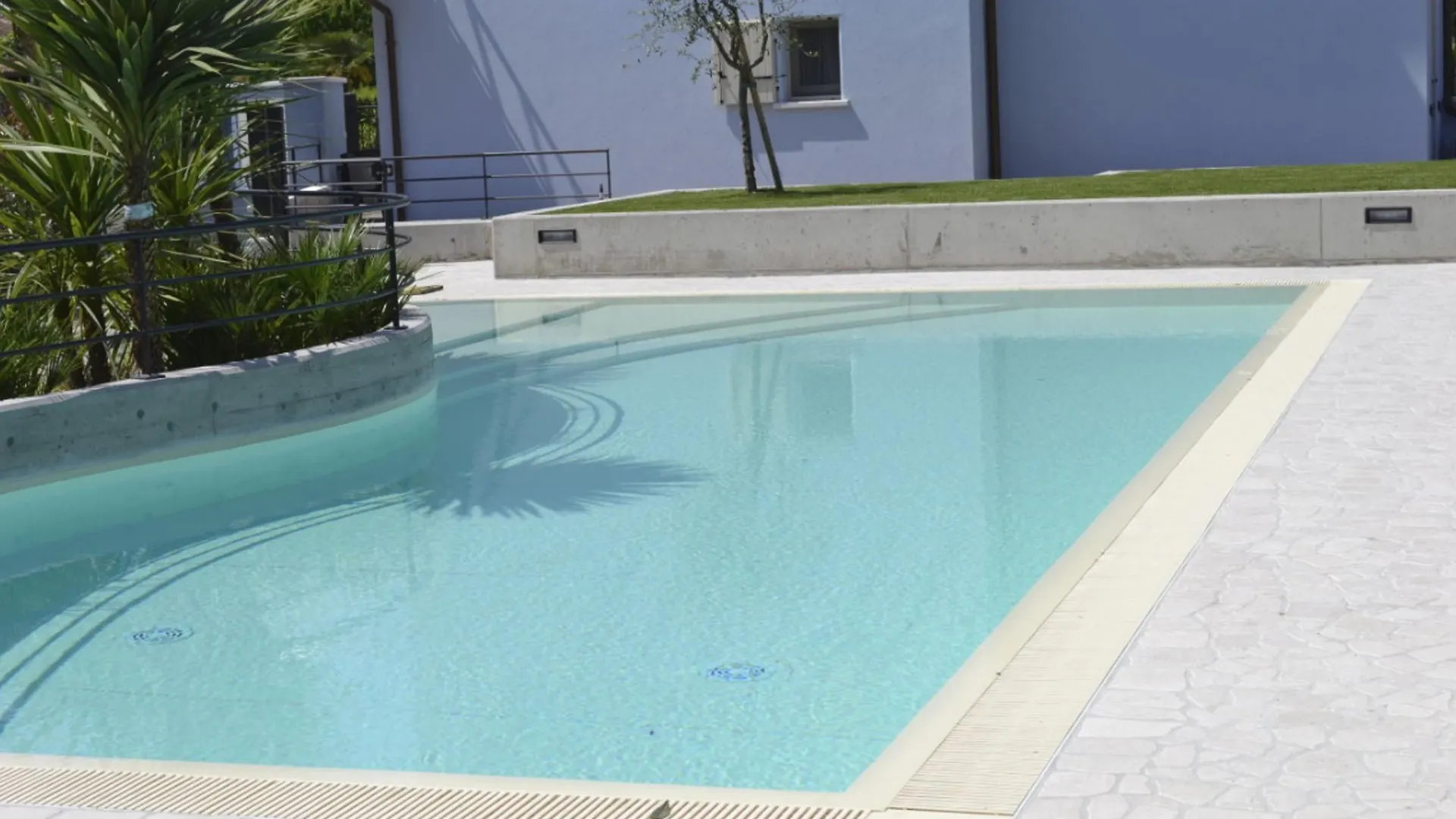 מלון דירות סירמיונה Acqua Resorts